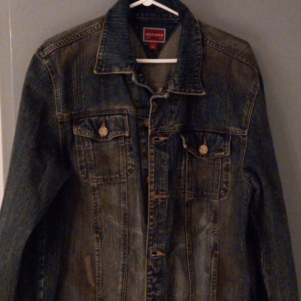 Tommy Hilfiger men's Jean Jacket distressed look